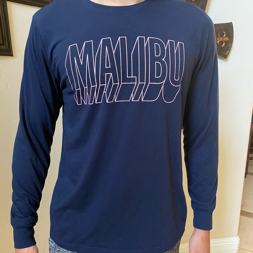 Men’s old navy t-shirt